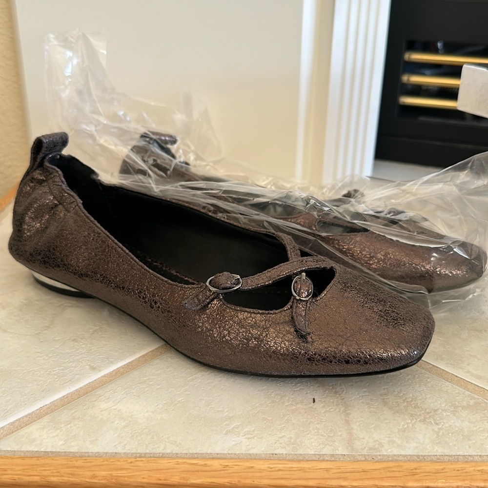 Report size 8 Cortney flats